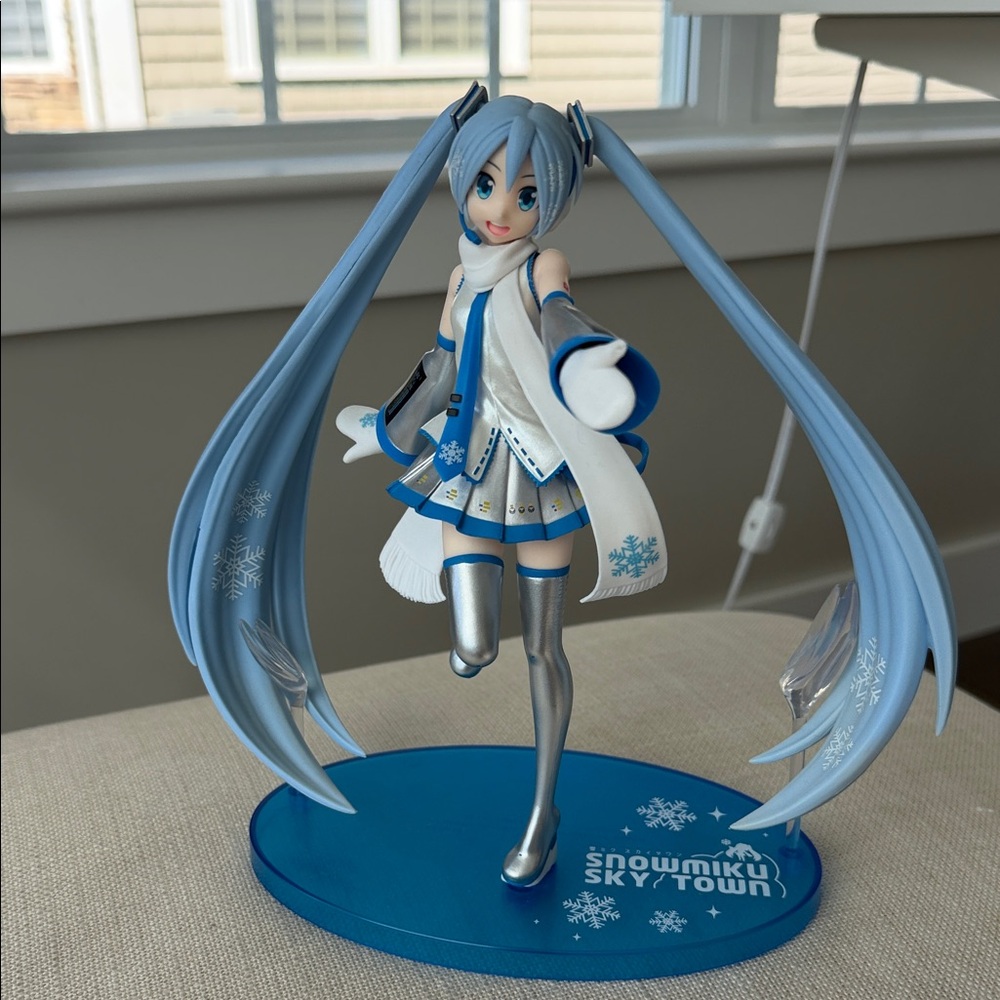 Snow Miku Sky Town Winter Figure